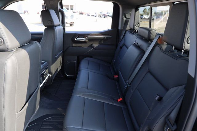 New 2026 GMC Sierra 1500 SLT image 13