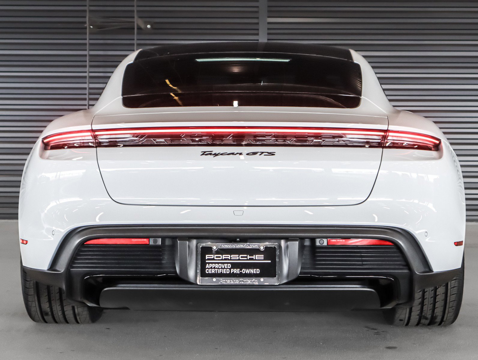 Used 2022 Porsche Taycan GTS image 9