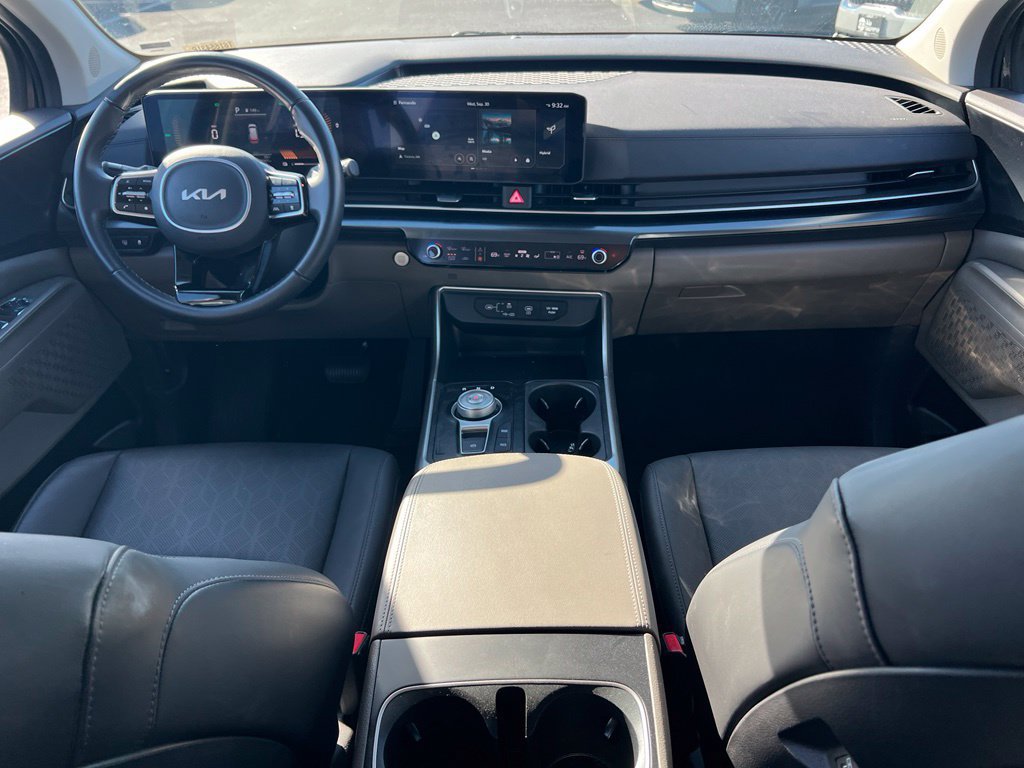 Certified 2026 Kia Carnival LXS FWD image 15