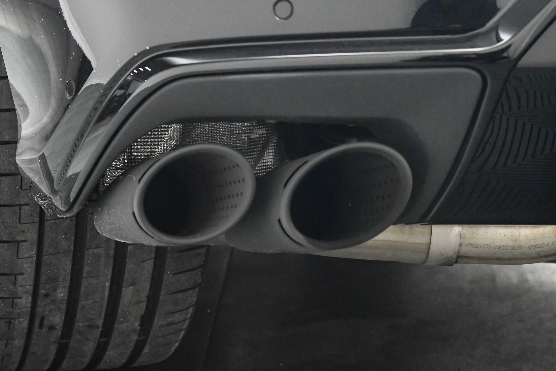 Used 2025 Lamborghini Urus SE image 24