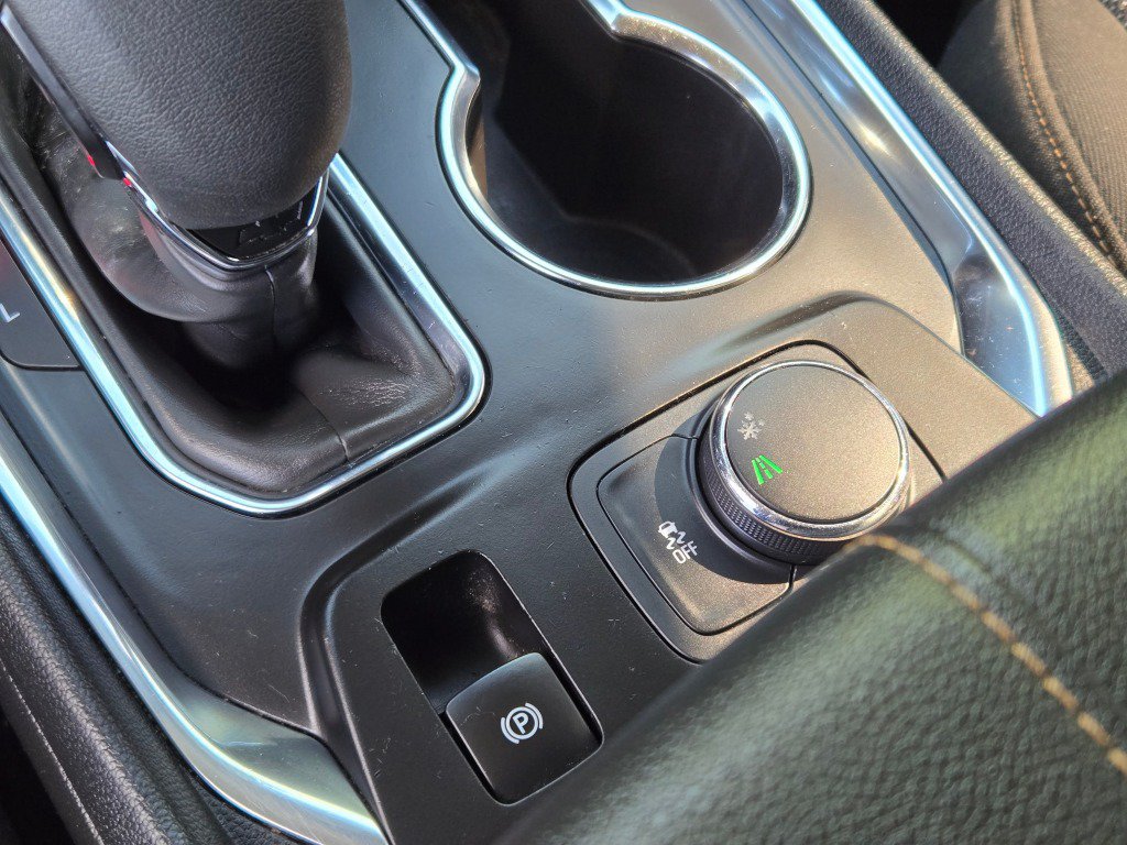 Certified 2021 Chevrolet Traverse LS FWD image 29