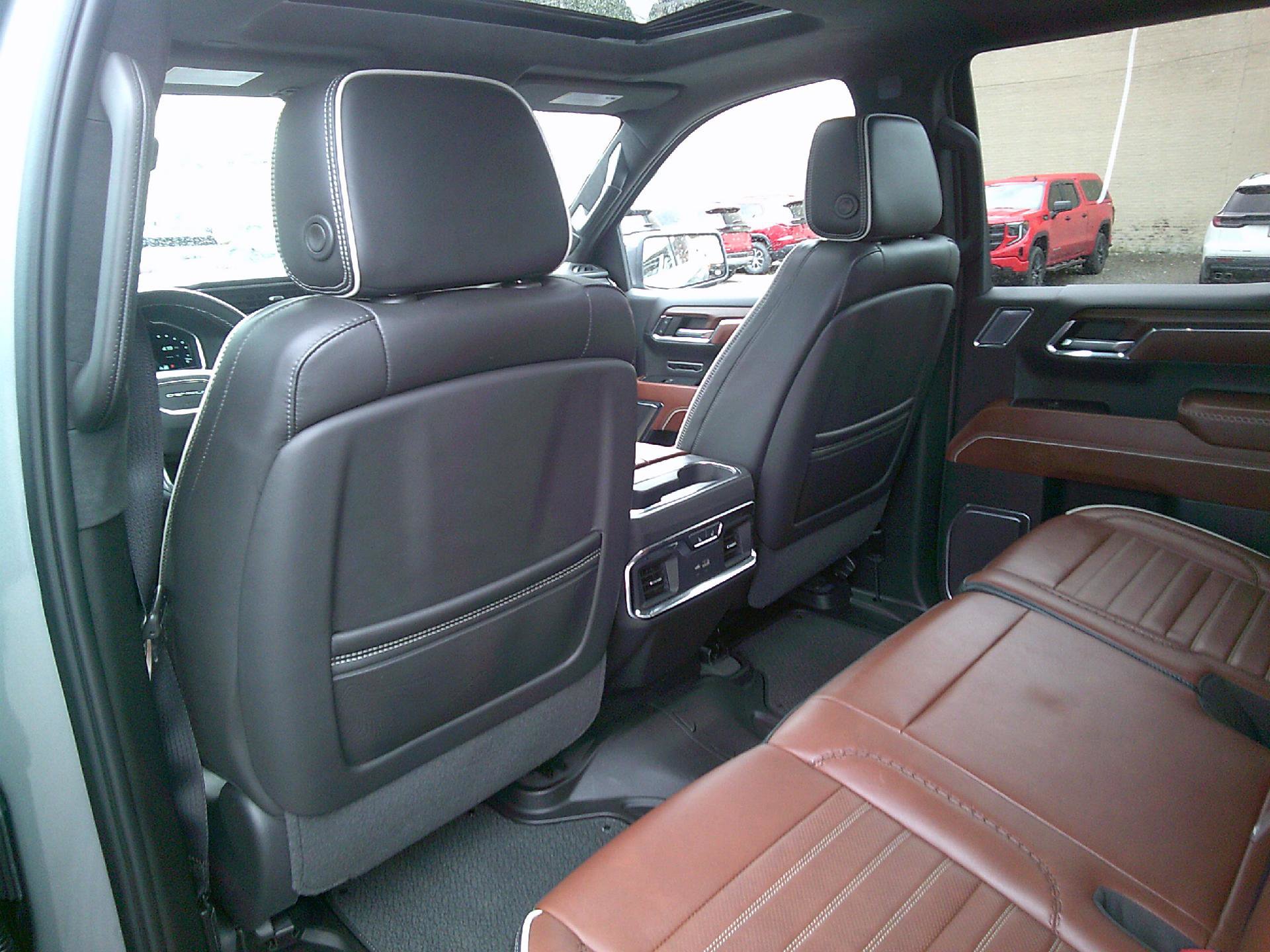 Used 2023 GMC Sierra 1500 Denali Ultimate image 8