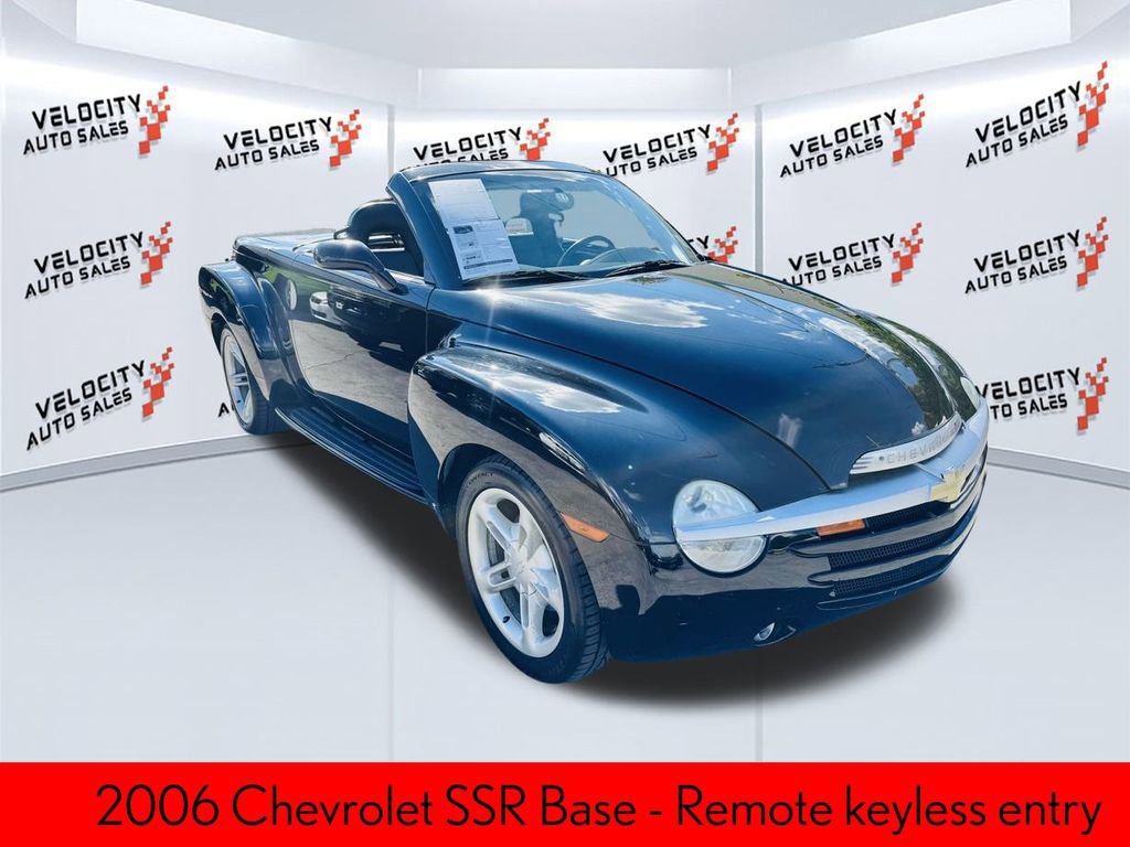 Used 2006 Chevrolet SSR w/ Preferred Equipment Group image 1