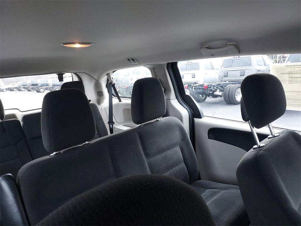 Used 2016 Dodge Grand Caravan American Value Package w/ UConnect Hands-Free Group image 14