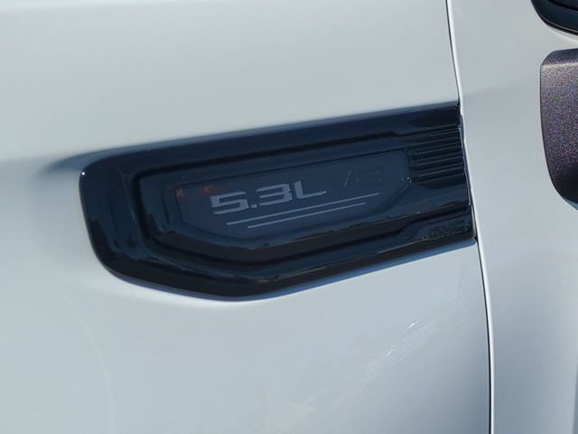 New 2026 GMC Sierra 1500 Elevation w/ LPO, Elevation Black Package AWD/4WD image 32