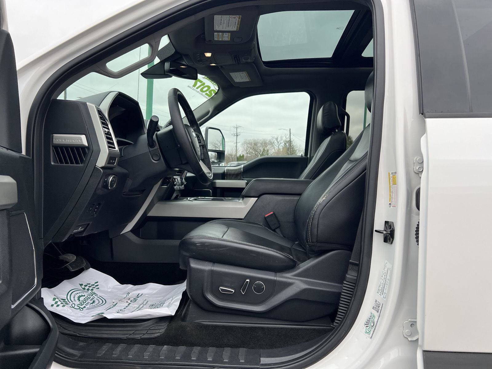 Used 2017 Ford F250 Lariat w/ Lariat Ultimate Package image 21