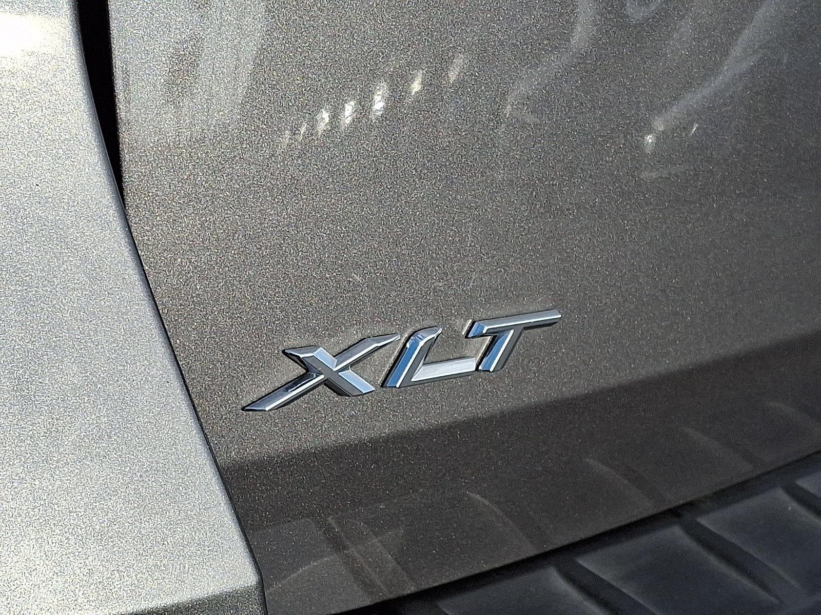 Certified 2023 Ford Explorer XLT w/ Equipment Group 202A AWD/4WD image 31