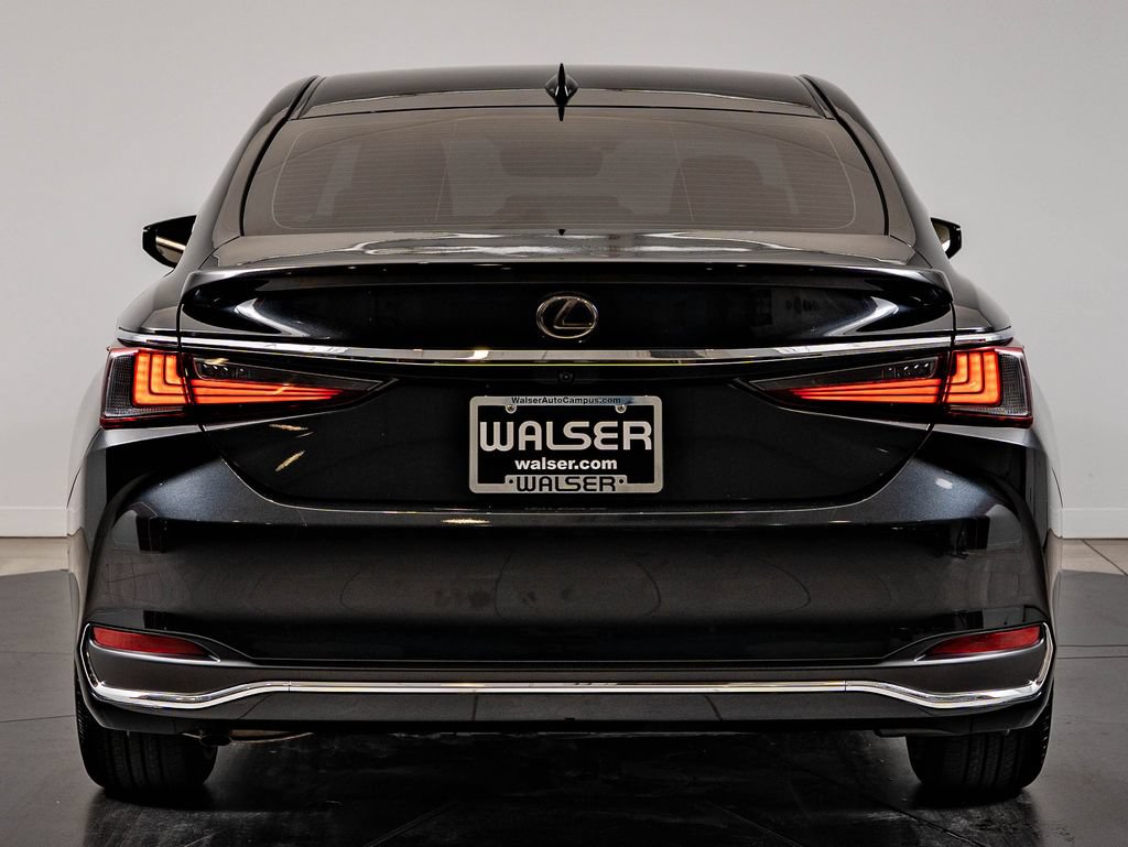 Used 2022 Lexus ES 300h w/ Accessory Package 2 FWD image 7