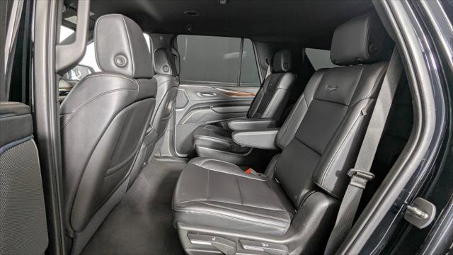 Used 2021 Cadillac Escalade Luxury AWD/4WD image 17