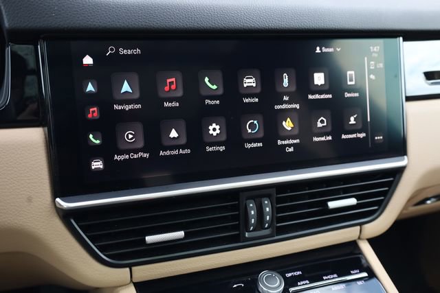 Used 2023 Porsche Cayenne image 17