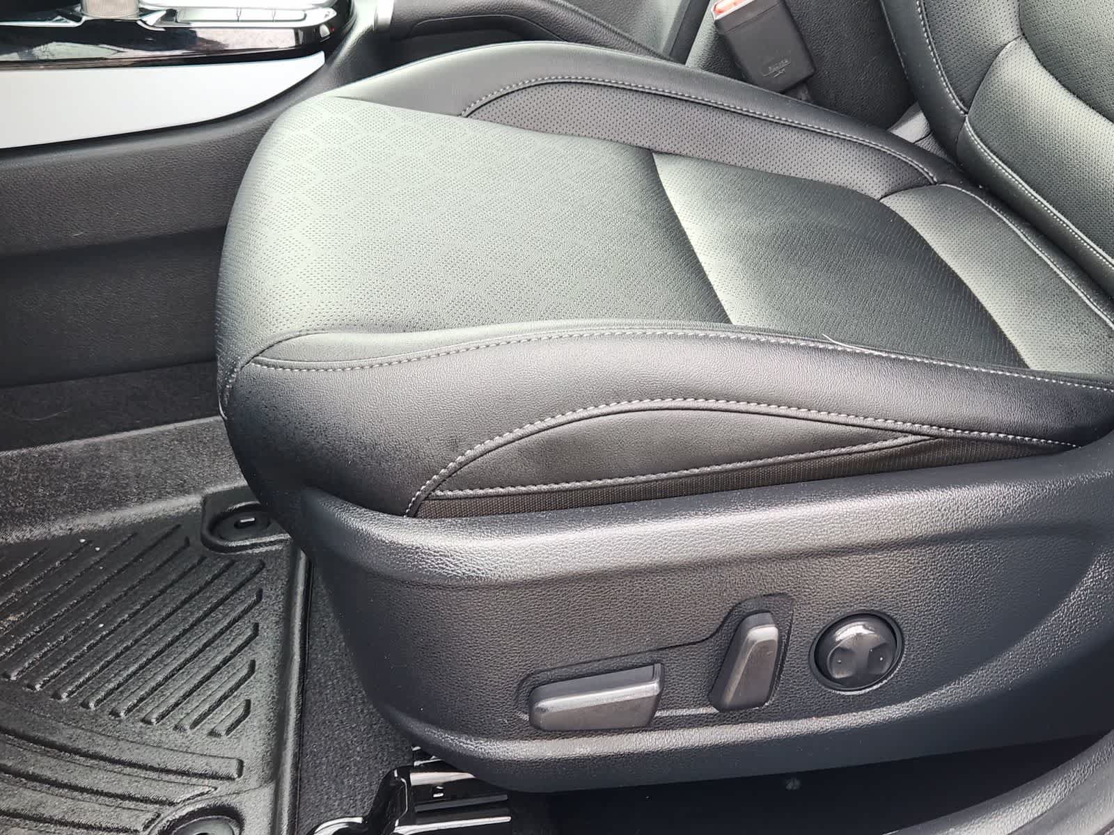 Certified 2025 Kia Seltos EX w/ EX Sunroof Package FWD image 22