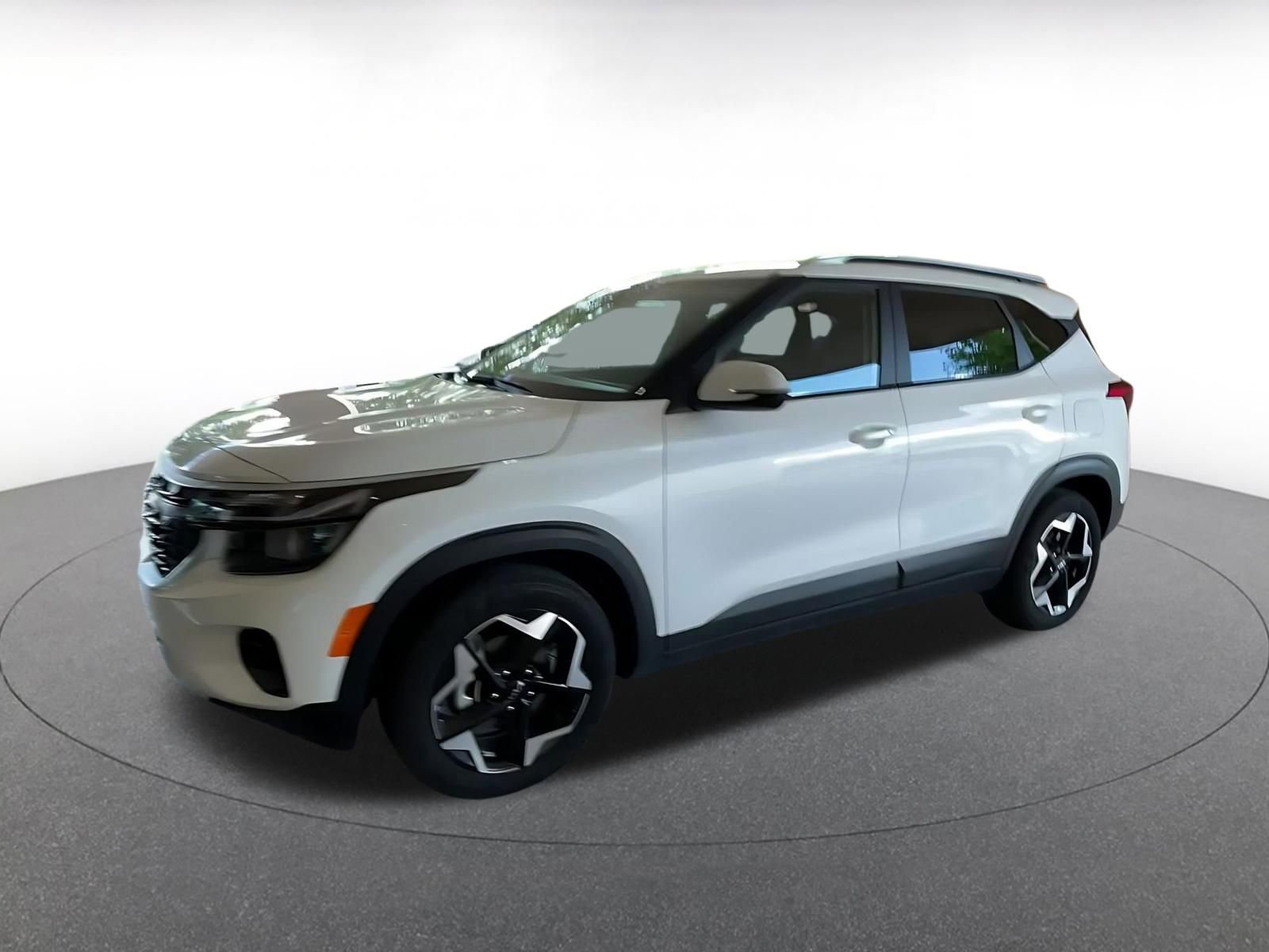 Used 2025 Kia Seltos S FWD image 8