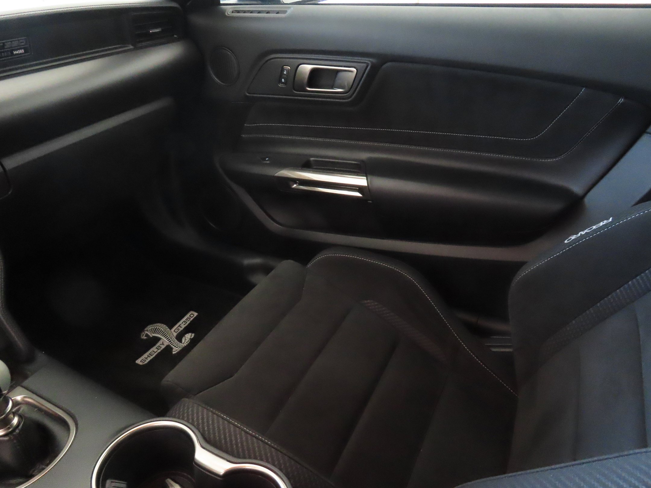 Used 2017 Ford Mustang Shelby GT350 w/ Electronics Package RWD image 19