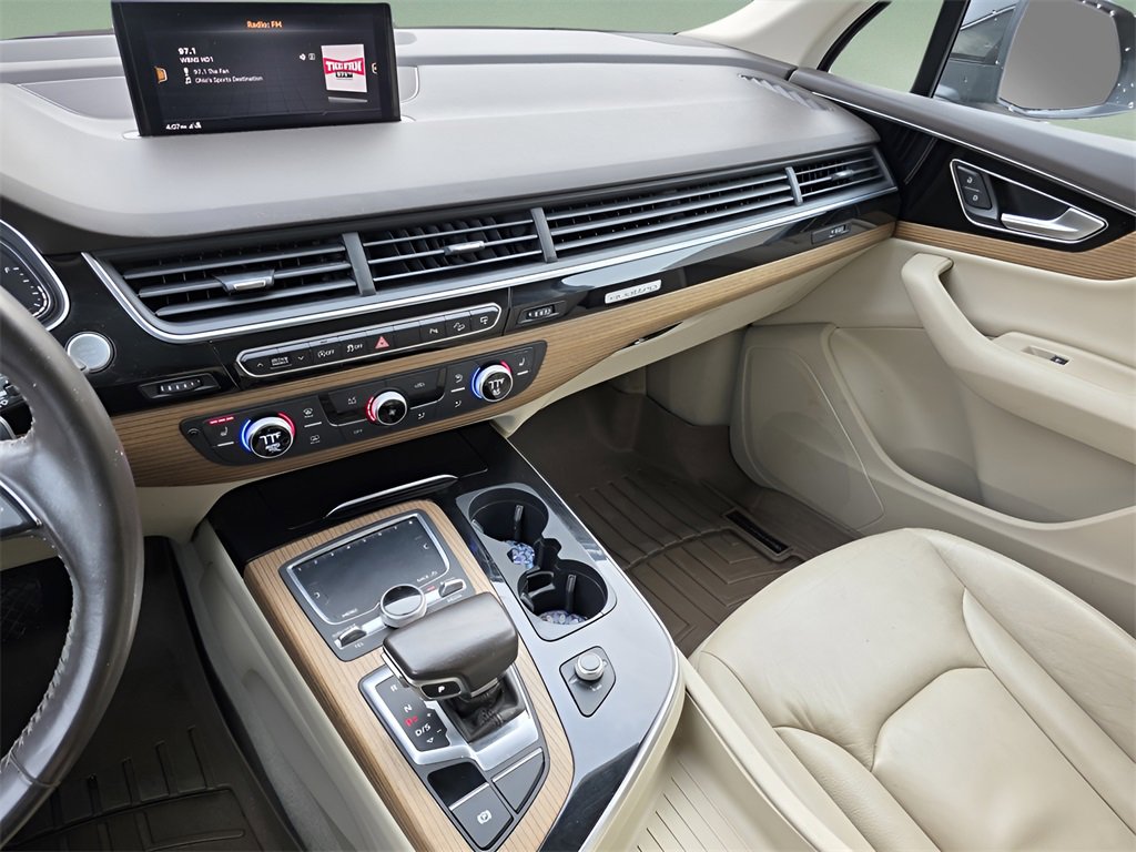 Used 2017 Audi Q7 3.0T Premium image 30