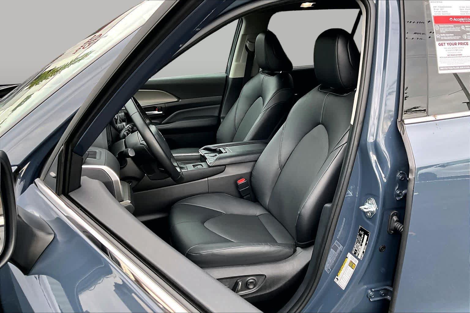 Used 2025 Toyota Grand Highlander AWD image 8