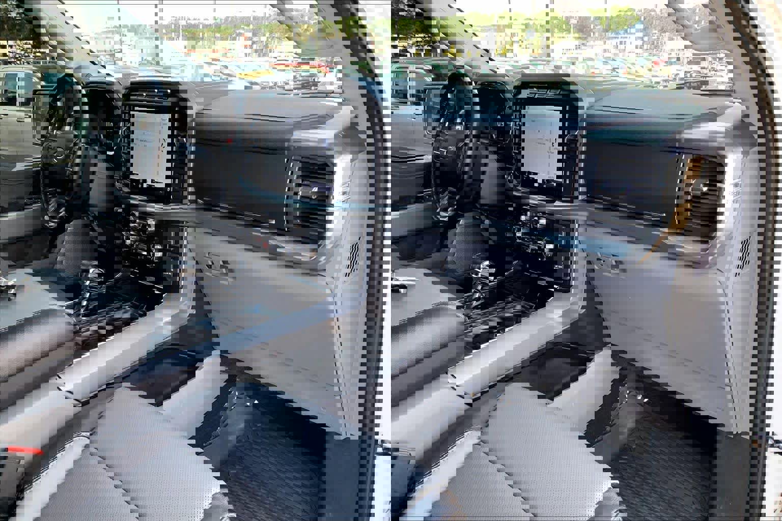 Used 2023 Ford F150 Lariat w/ Trailer Tow Package image 17