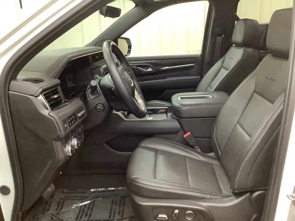 Used 2024 GMC Yukon XL Denali w/ Advanced Technology Package RWD image 14