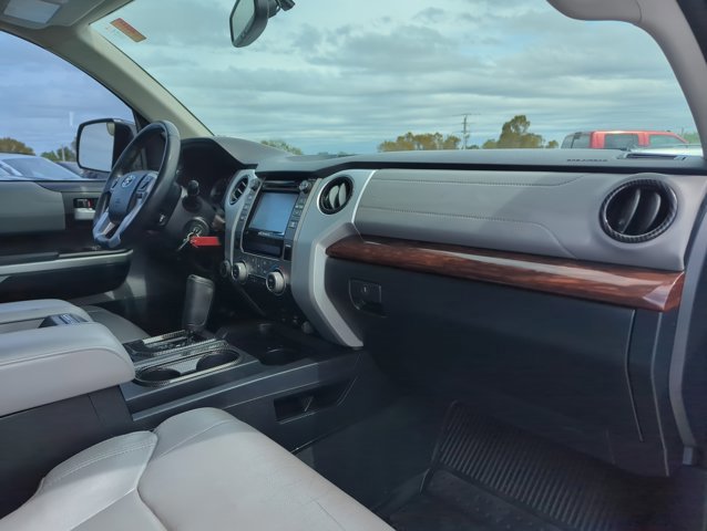 Used 2017 Toyota Tundra Limited w/ Limited Premium Package image 26