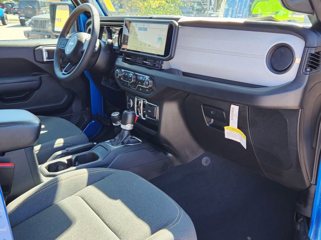 Used 2024 Jeep Gladiator Sport image 15