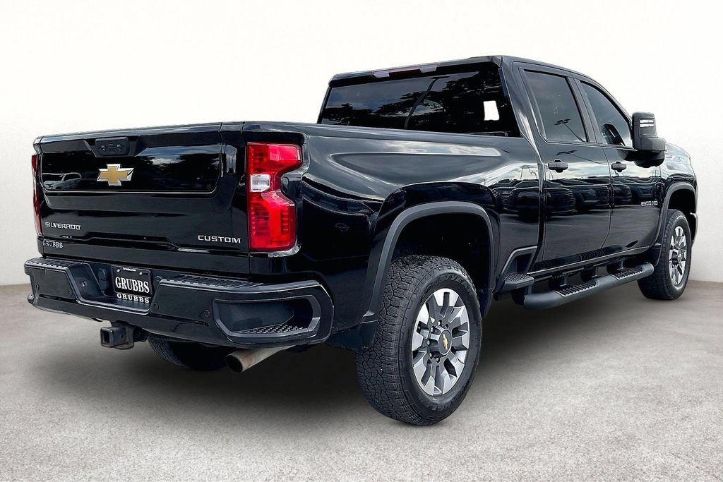 Used 2024 Chevrolet Silverado 2500 Custom w/ Custom Value Package AWD/4WD image 2