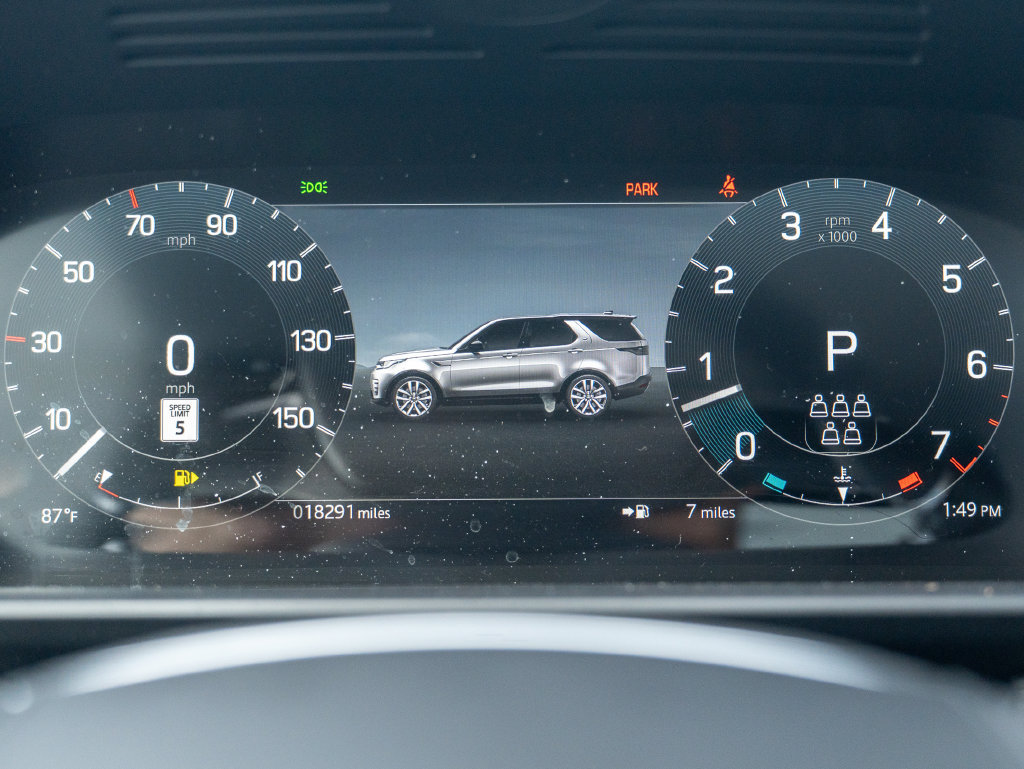 Used 2024 Land Rover Discovery Dynamic SE AWD/4WD image 15
