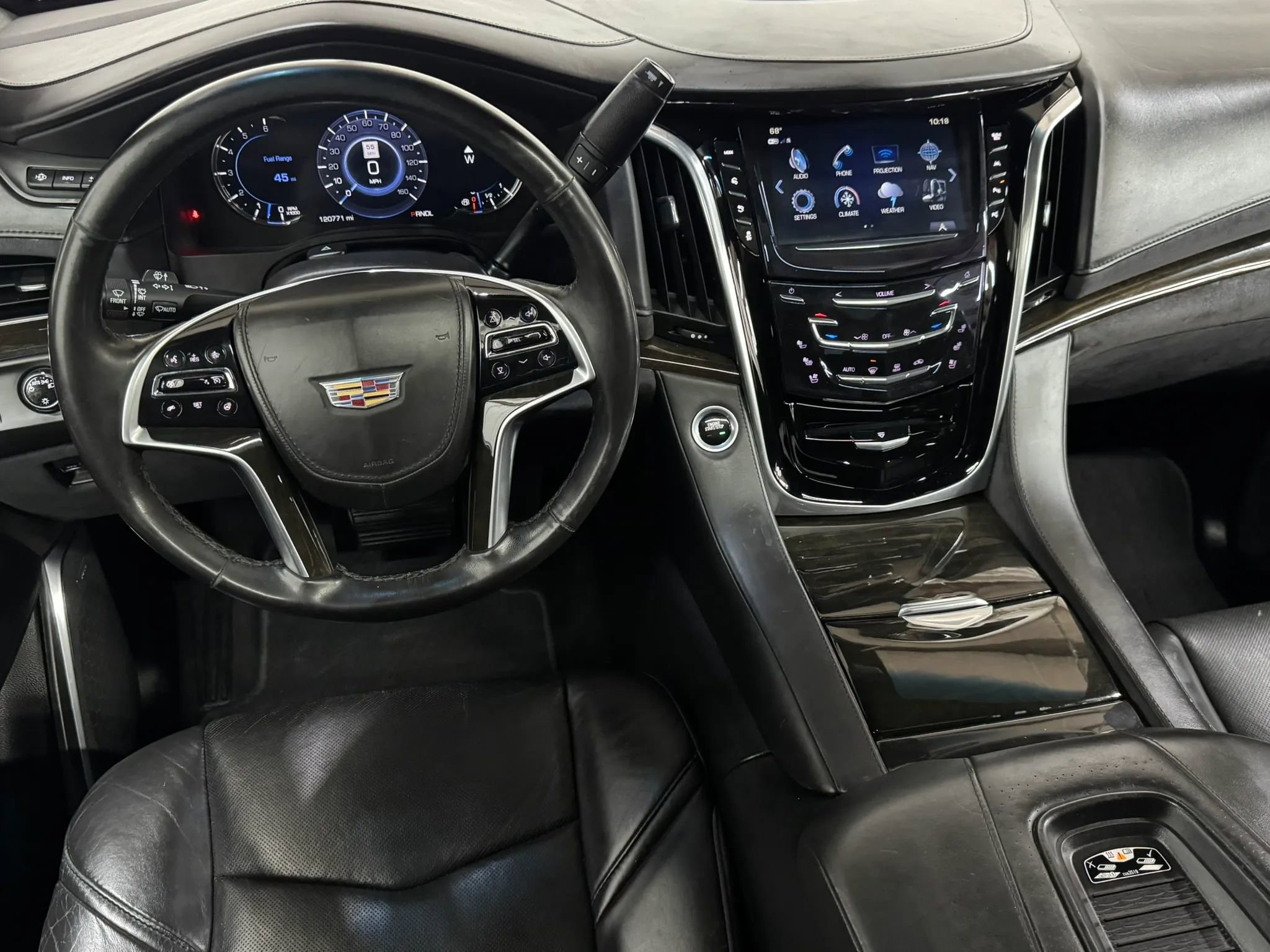 Used 2018 Cadillac Escalade Platinum AWD/4WD image 15