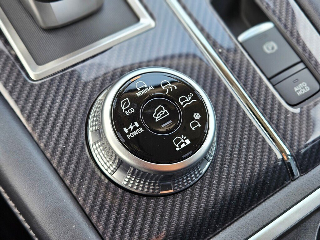 New 2025 Mitsubishi Outlander SE image 24