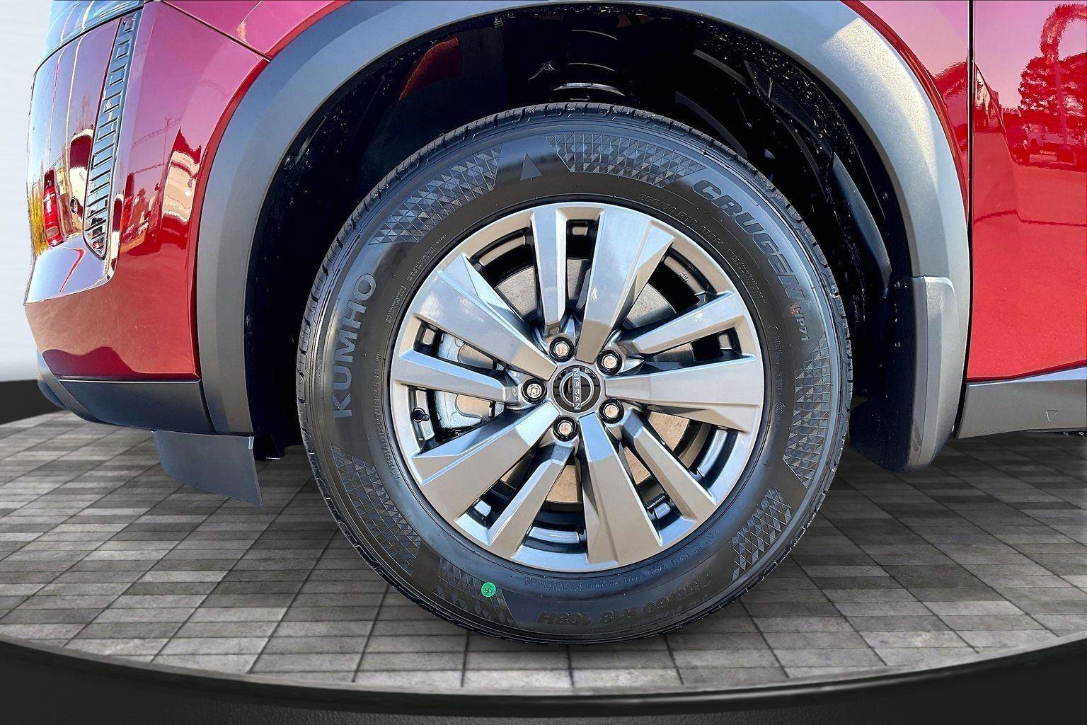 New 2026 Nissan Pathfinder SV image 12