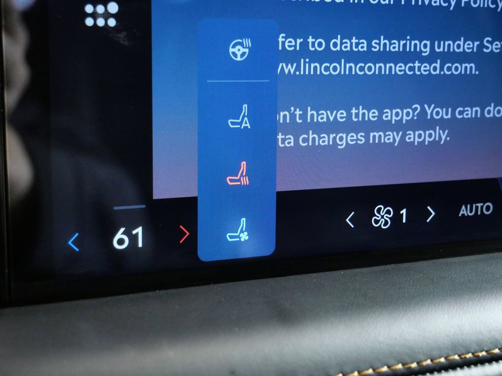Certified 2025 Lincoln Aviator Black Label AWD/4WD image 26