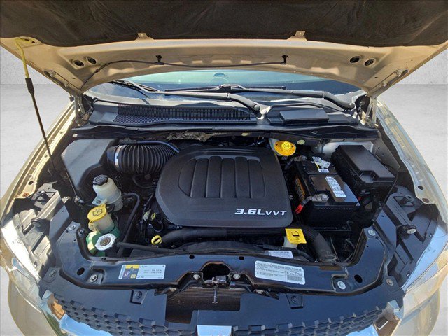 Used 2015 Dodge Grand Caravan SXT w/ Rear Park Assist Package FWD image 21