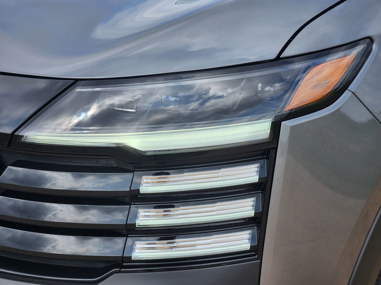 New 2026 Nissan Kicks SR image 9