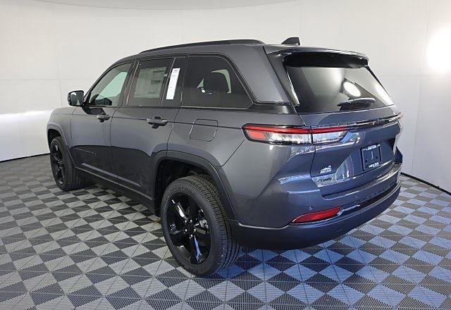 New 2025 Jeep Grand Cherokee Altitude image 6