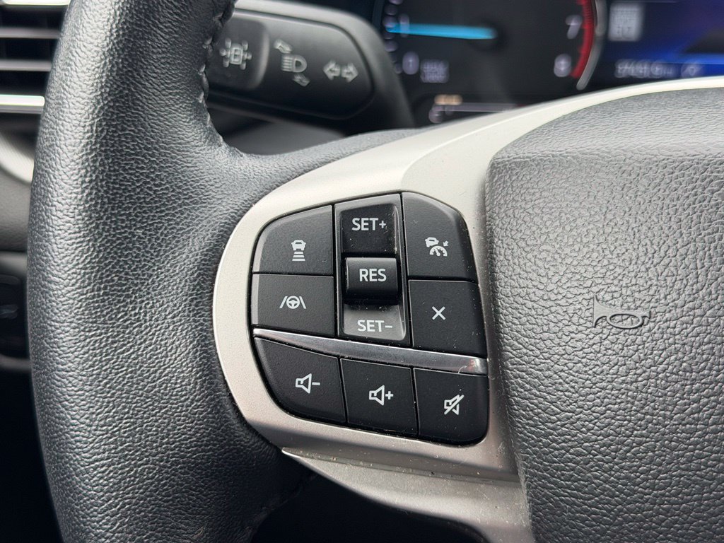 Used 2023 Ford Explorer XLT w/ Equipment Group 202A RWD image 28
