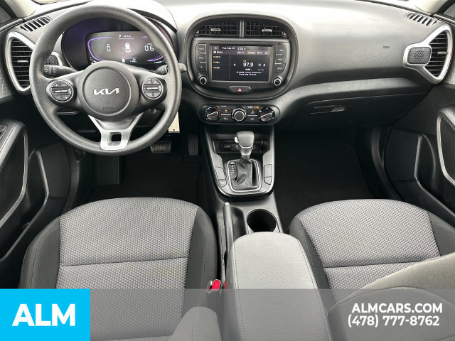Used 2025 Kia Soul LX w/ LX Technology Package FWD image 27
