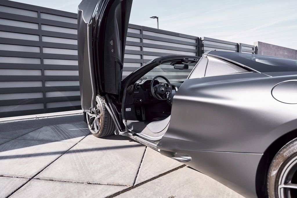 Used 2020 McLaren 720S Spider image 31