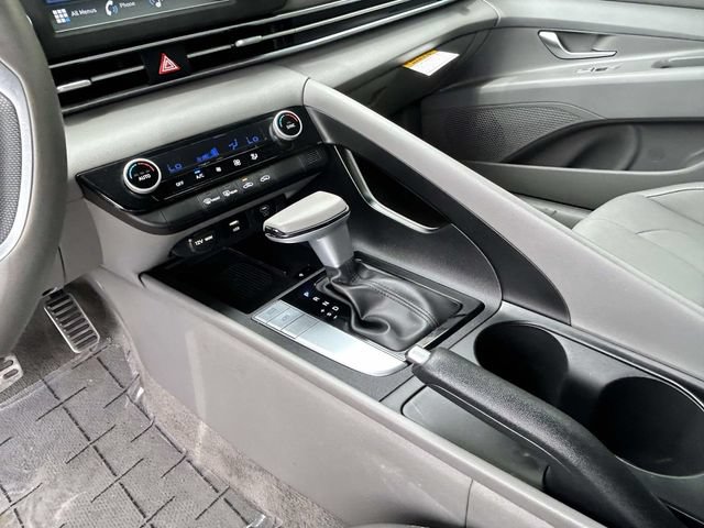 Used 2025 Hyundai Elantra Sport FWD image 17