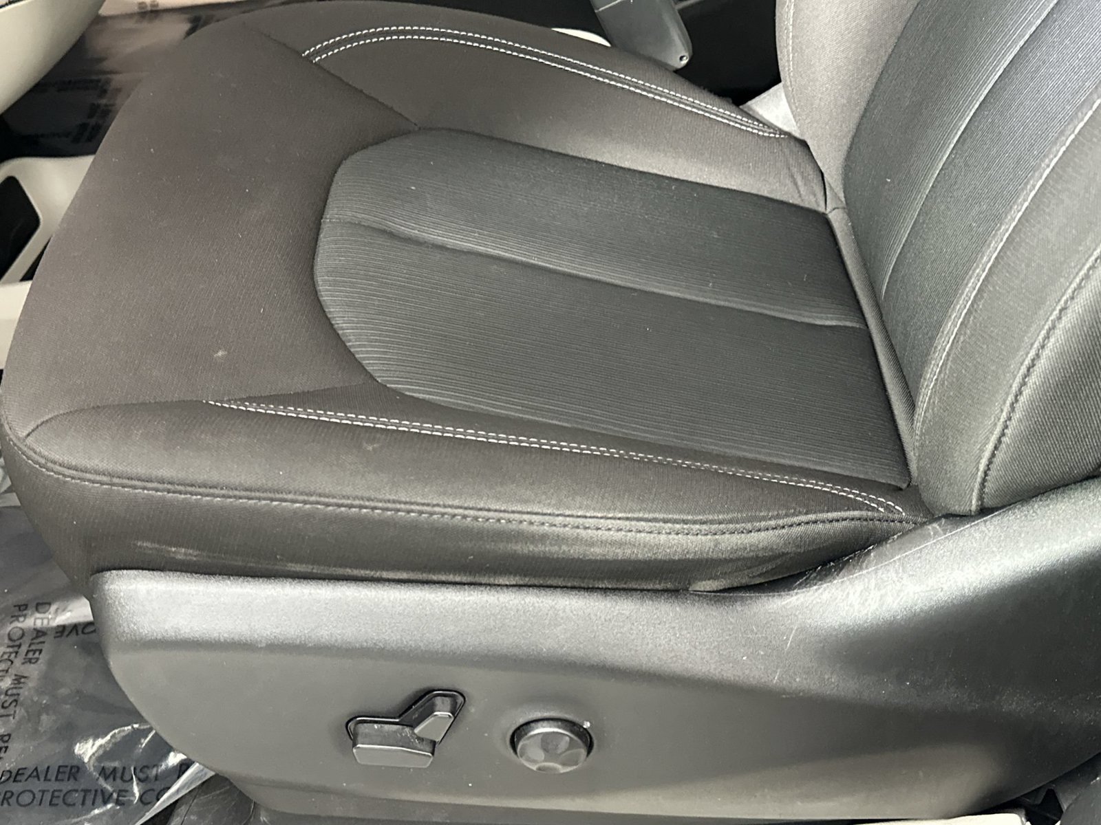 Used 2023 Chrysler Voyager LX FWD image 12