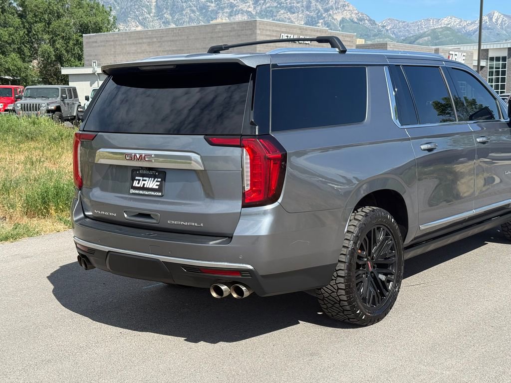 Used 2021 GMC Yukon XL Denali w/ Denali Premium Package AWD/4WD image 10