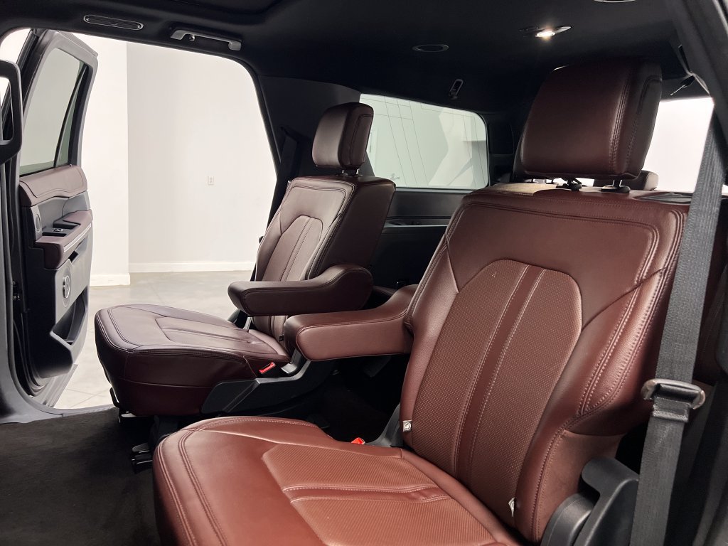 Used 2023 Ford Expedition Limited AWD/4WD image 16