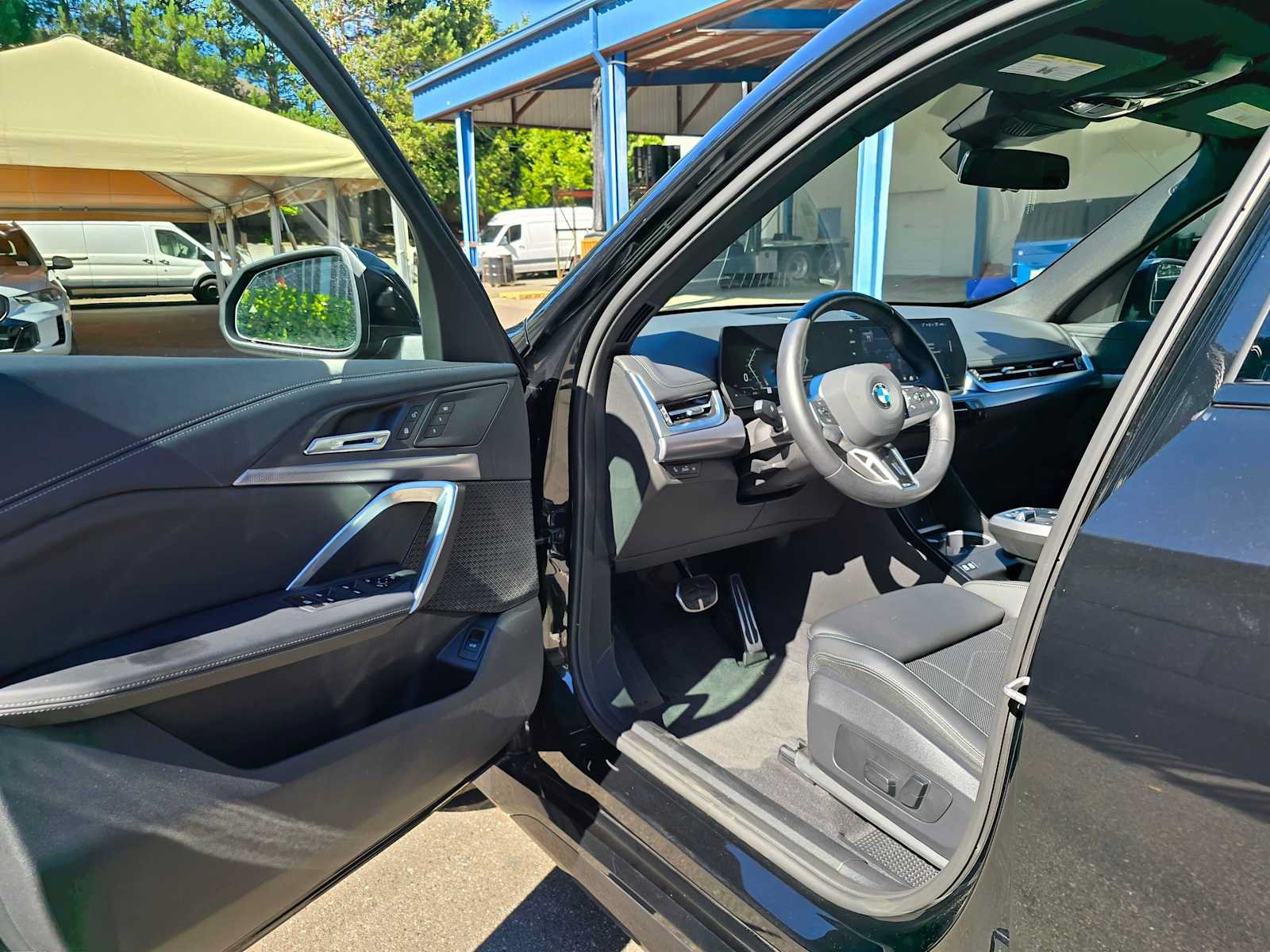 Used 2025 BMW X1 xDrive28i w/ M Sport Package AWD/4WD image 19