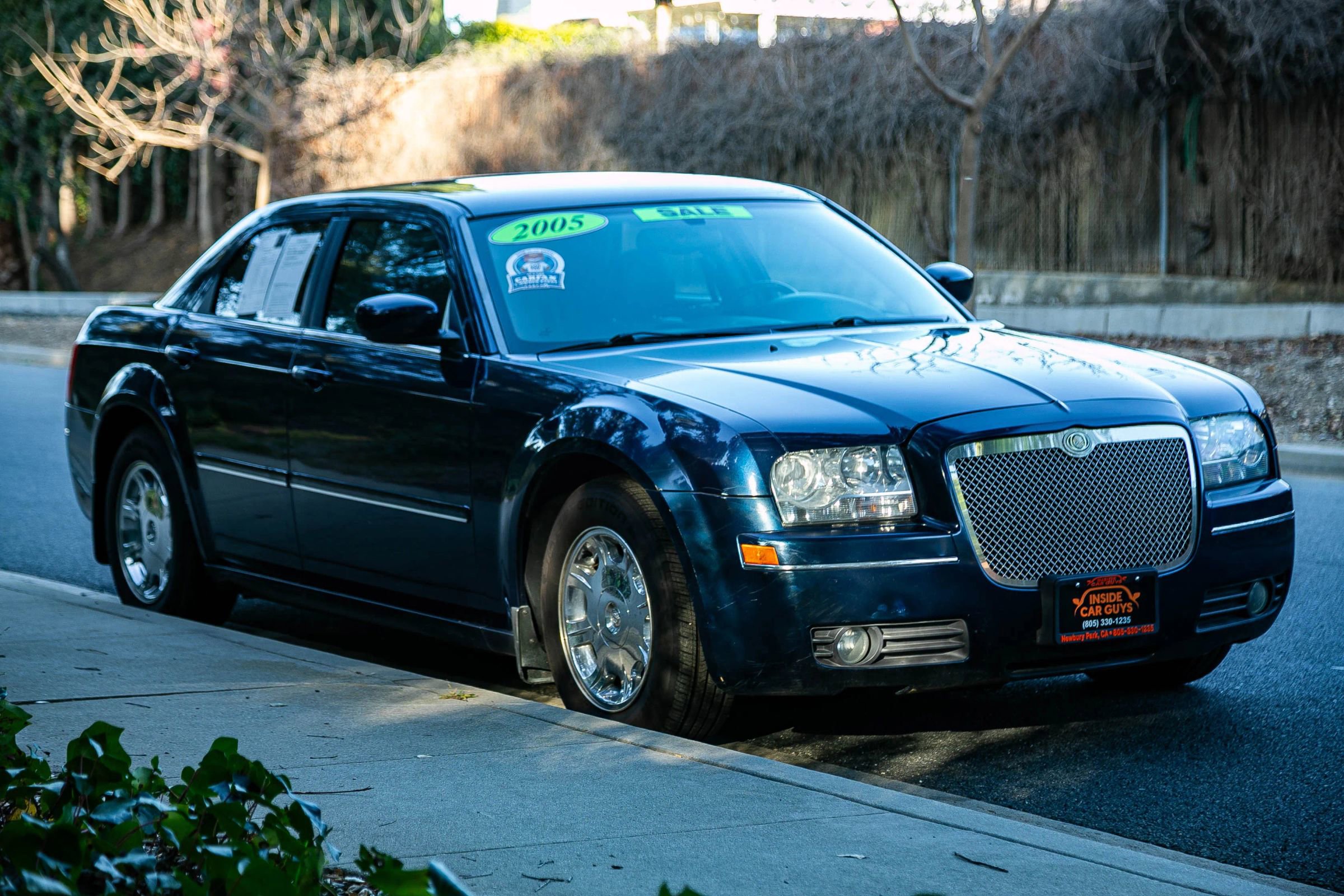 Used 2005 Chrysler 300 Touring RWD image 3