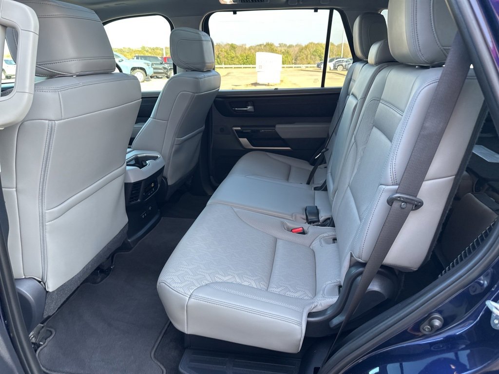 Used 2023 Toyota Sequoia Limited image 15
