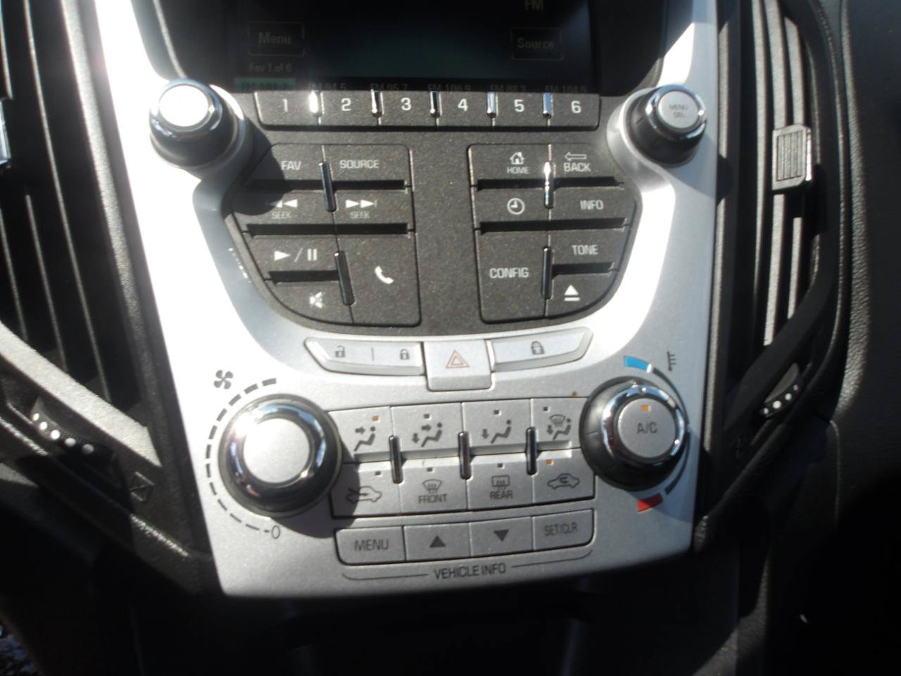 Used 2015 Chevrolet Equinox LT FWD image 23