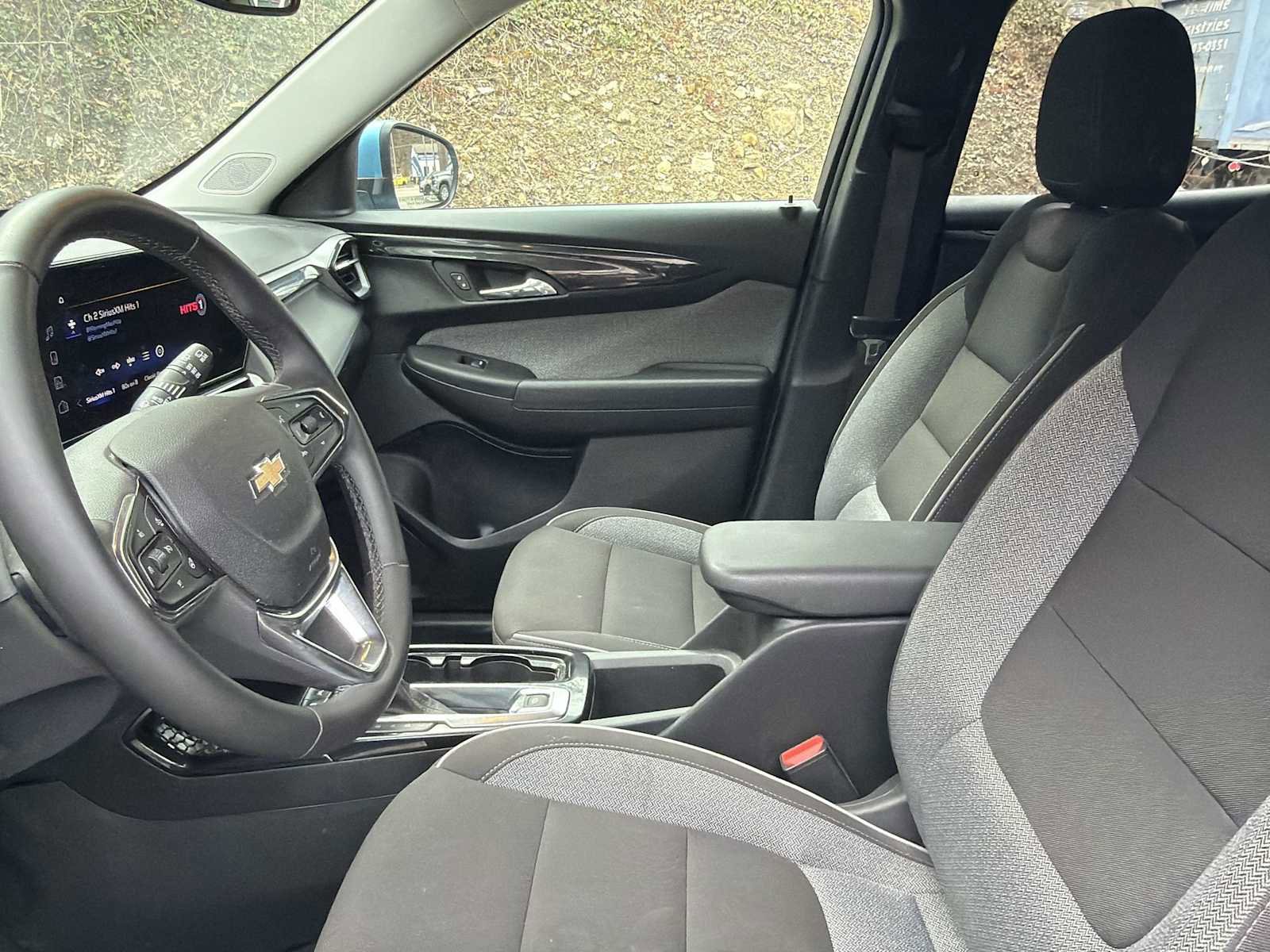 Used 2025 Chevrolet TrailBlazer LT w/ Convenience Package image 18