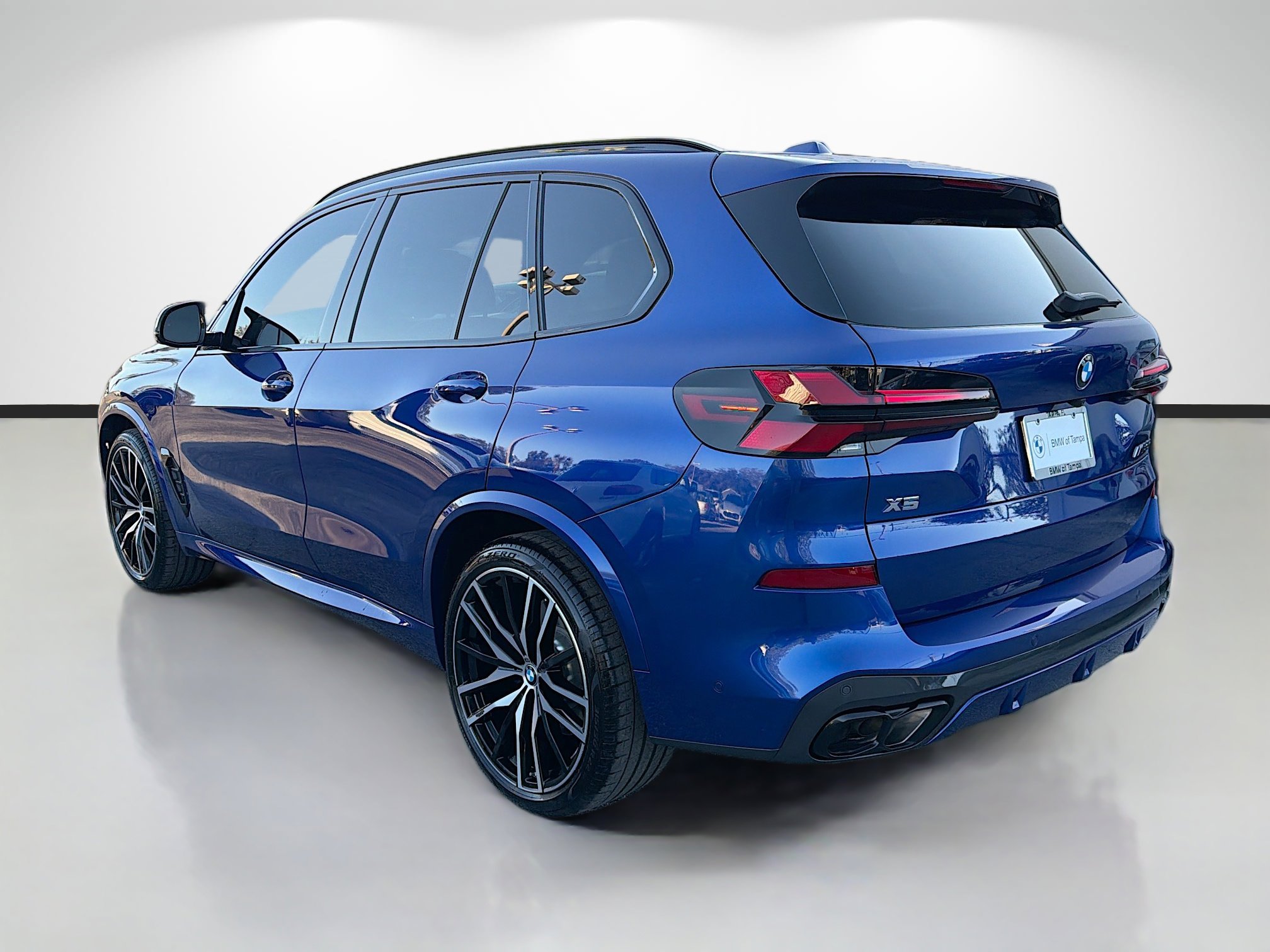 Used 2025 BMW X5 M60i image 5