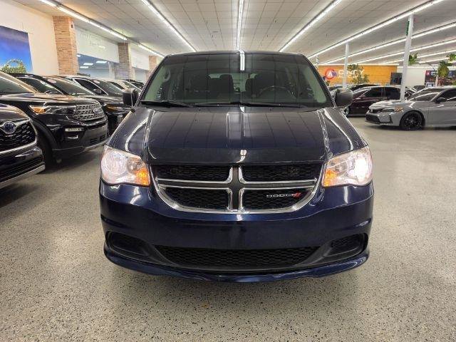 Used 2017 Dodge Grand Caravan SE w/ Power Window Group FWD image 2