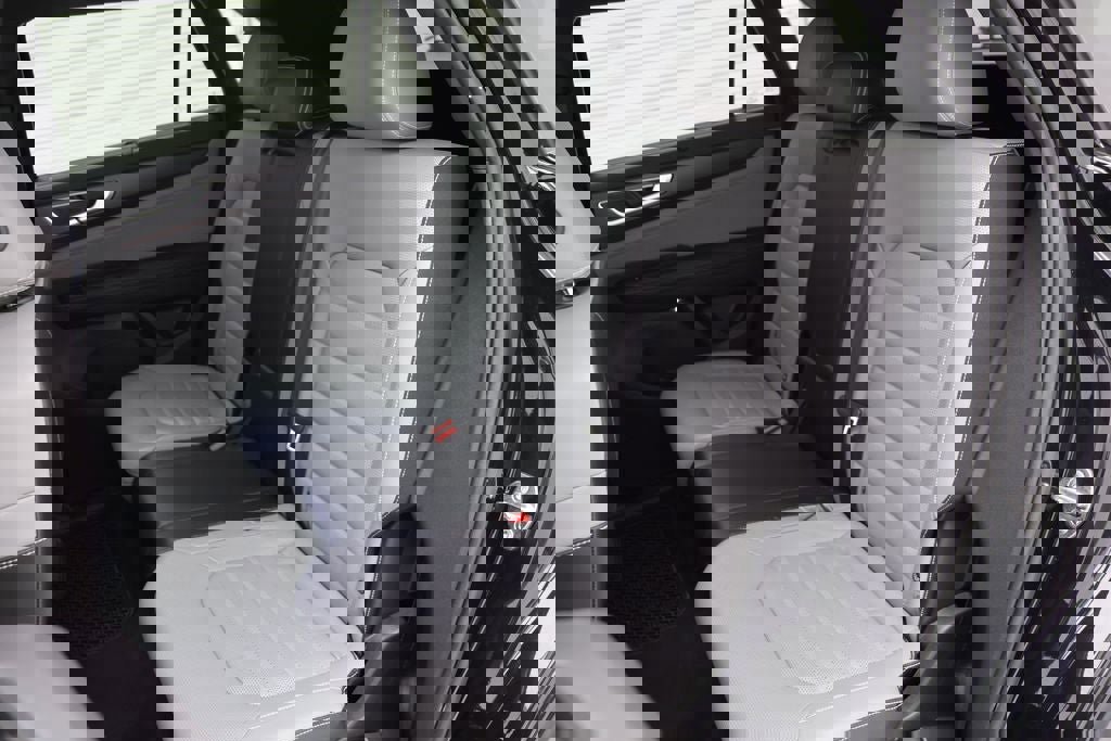 Used 2024 Volkswagen Atlas Cross Sport SEL R-Line image 12