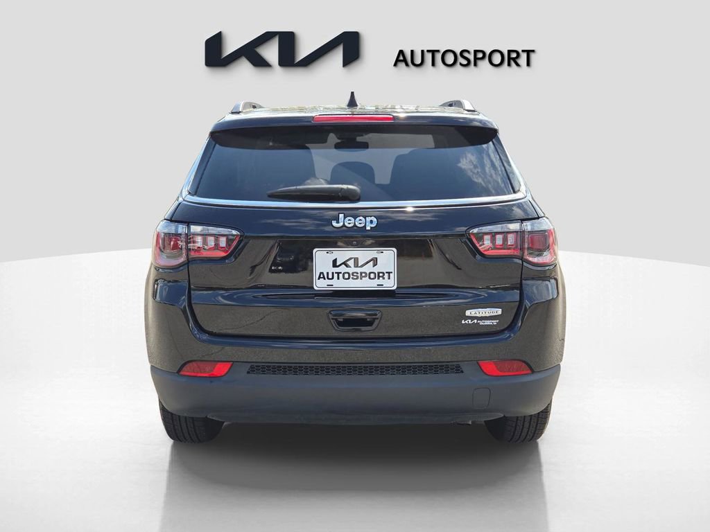 Used 2022 Jeep Compass Latitude w/ Sun and Sound Group image 9