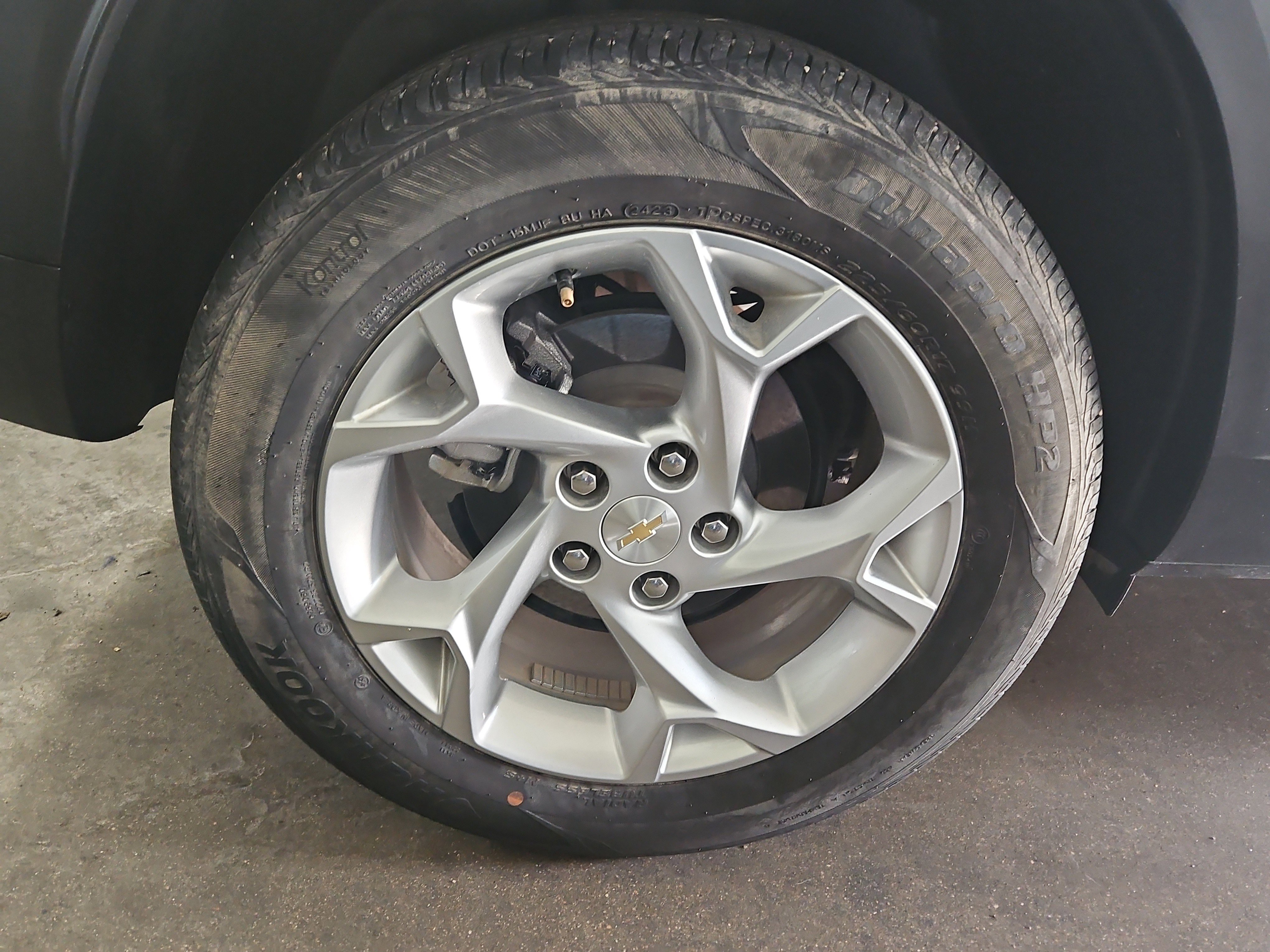 Used 2024 Chevrolet Trax LS w/ LS Convenience Package FWD image 21