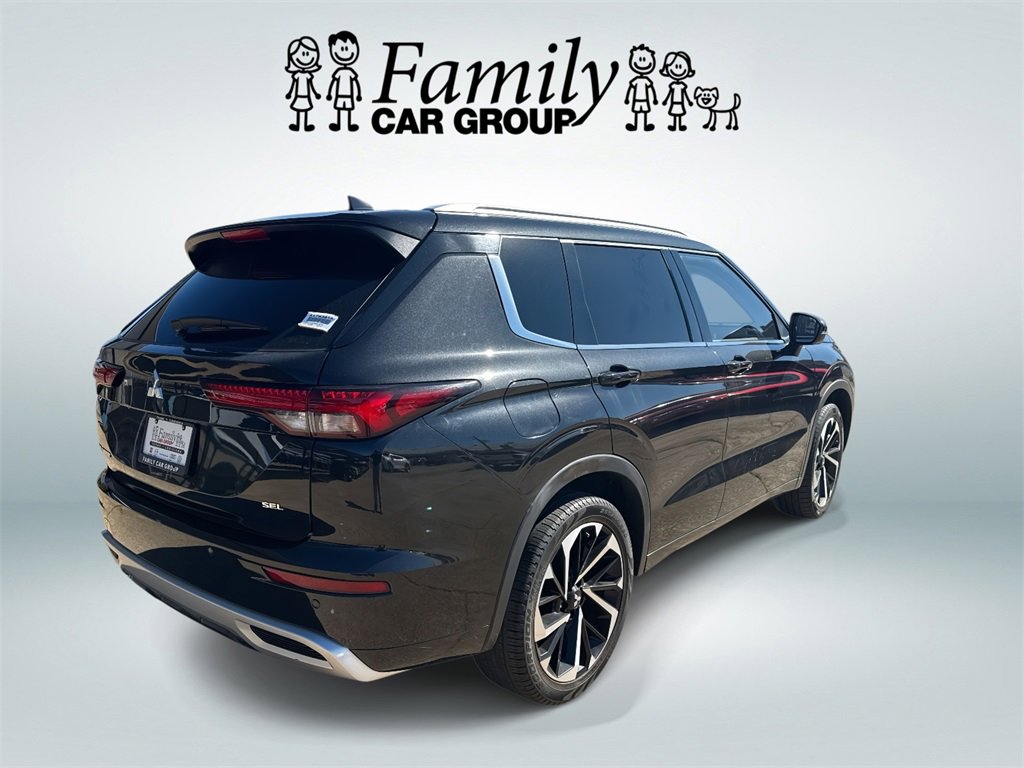 Used 2023 Mitsubishi Outlander SEL Black Edition image 3